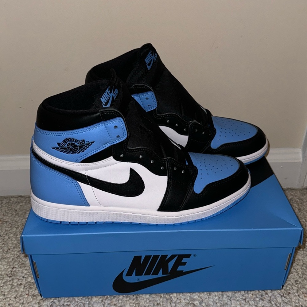 Air Jordan 1 Retro High OG “UNC Toe”